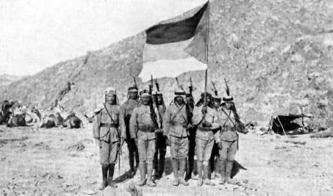 Arab Revolt pimpinan Sharif Hussein (Amir Mekah) dengan bantuan T.E. Lawrence dan tentera British  menyebabkan negara-negara Arab keluar daripada kerajaan Uthmaniyyah